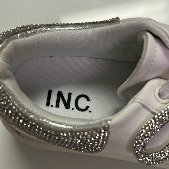 Stylish White women's Shoes with Glitter Accents - Picture 3 of 5